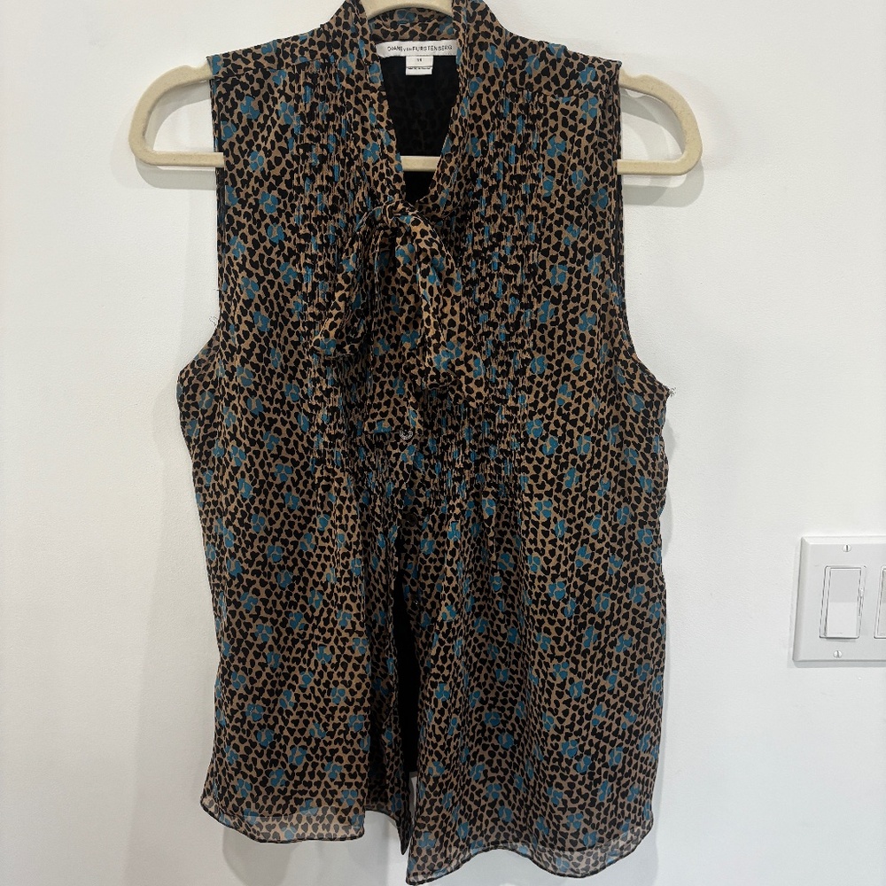 DVF Aiden 100% Silk Sleeveless Tie Blouse | Size 14 | Excellent Condition 💕